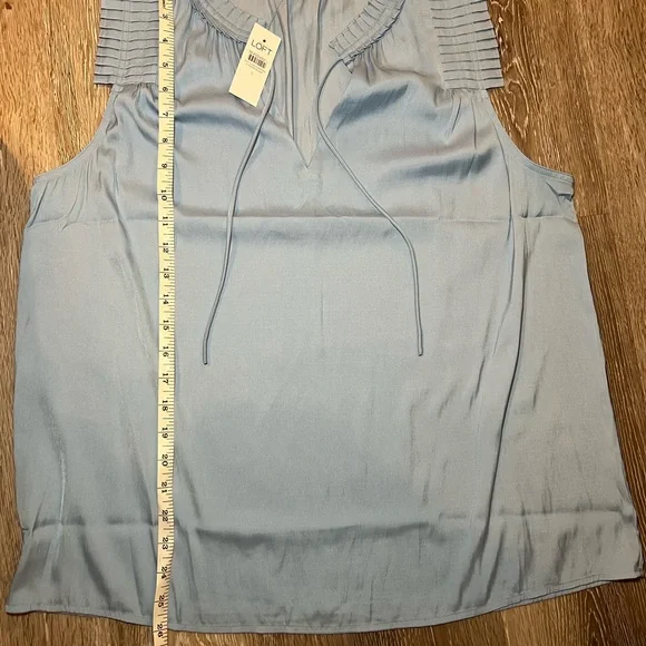 LOFT Blue Sleeveless Pleated Blouse - Picture 6 of 6